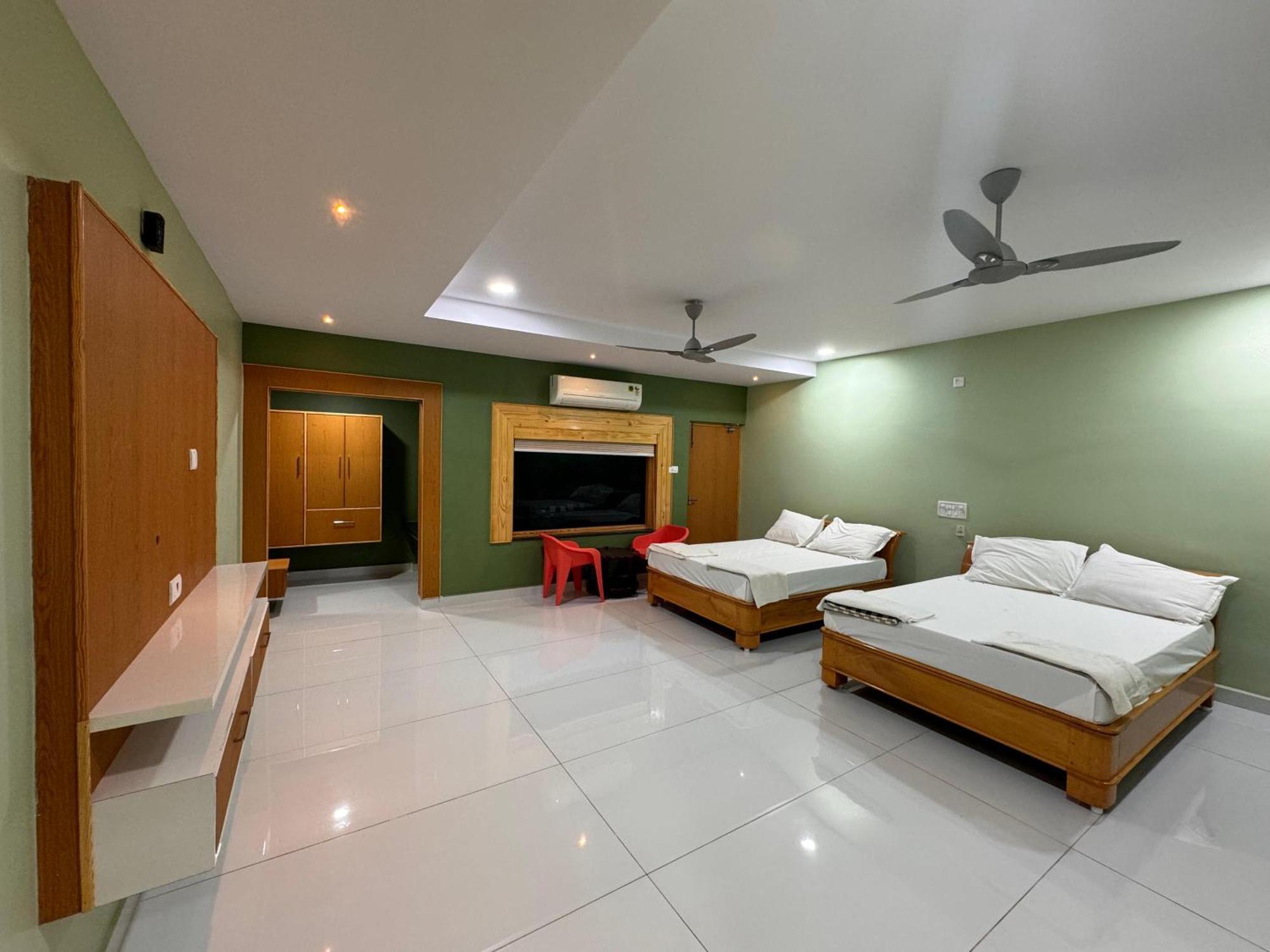 Yanam Resorts Bagian luar foto