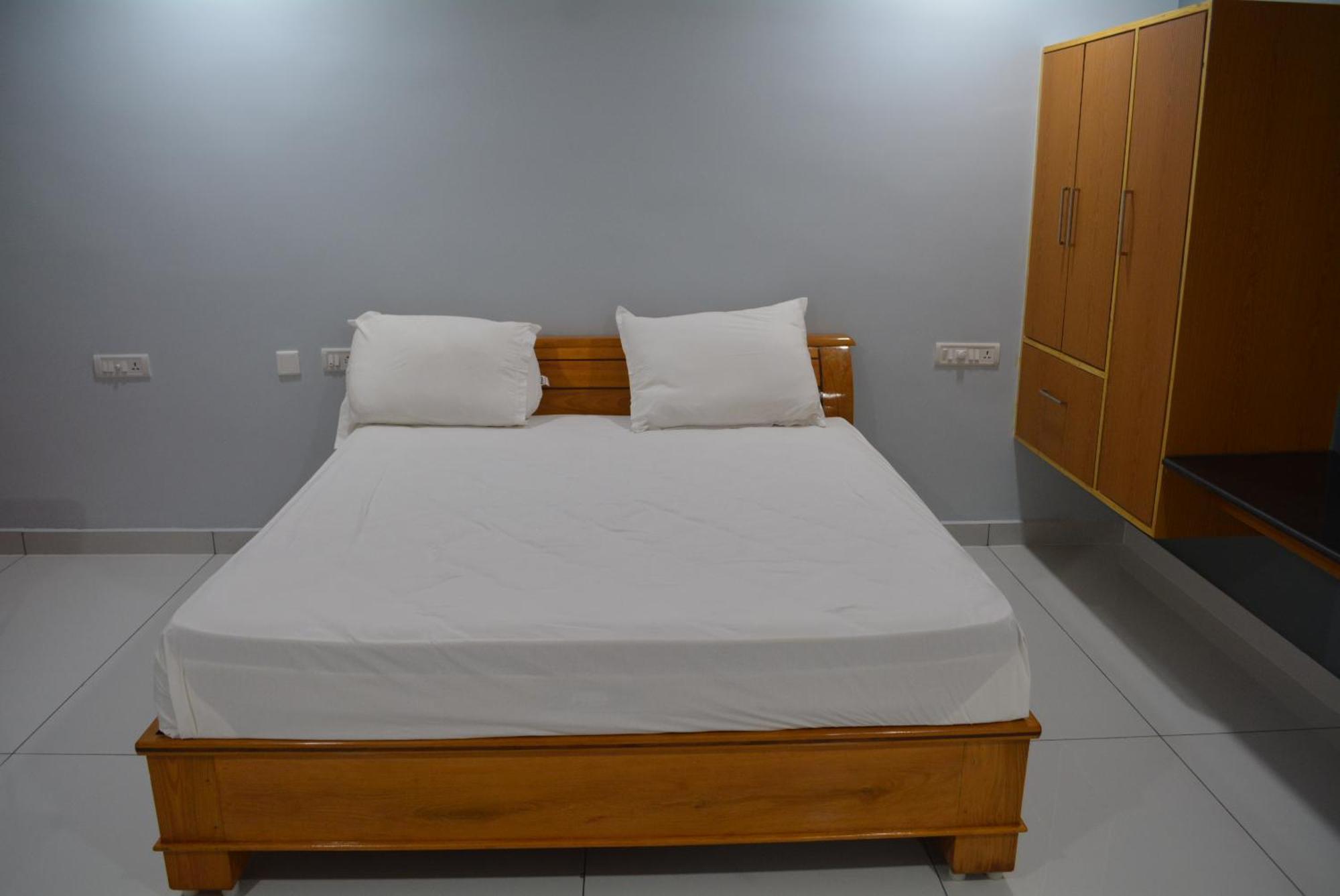 Yanam Resorts Bagian luar foto