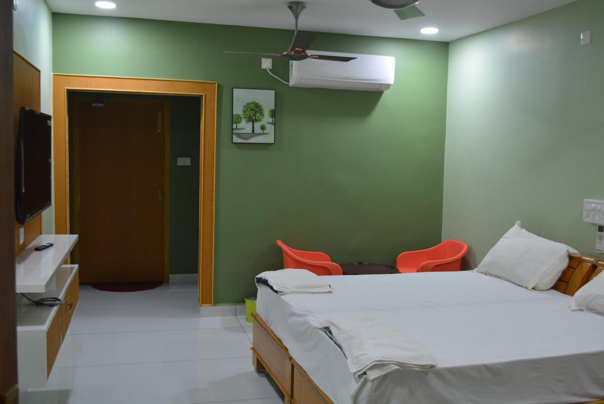 Yanam Resorts Bagian luar foto
