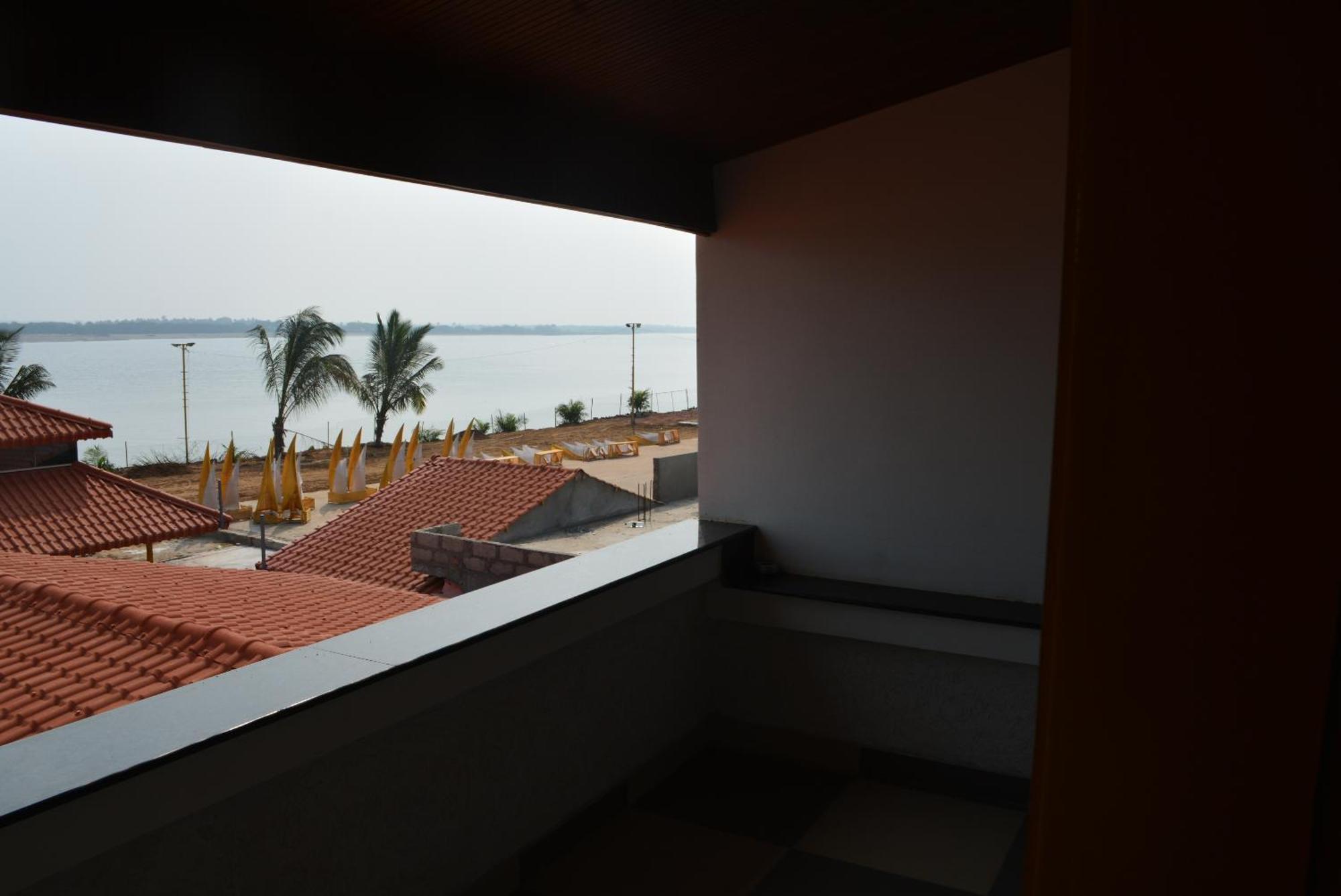 Yanam Resorts Bagian luar foto