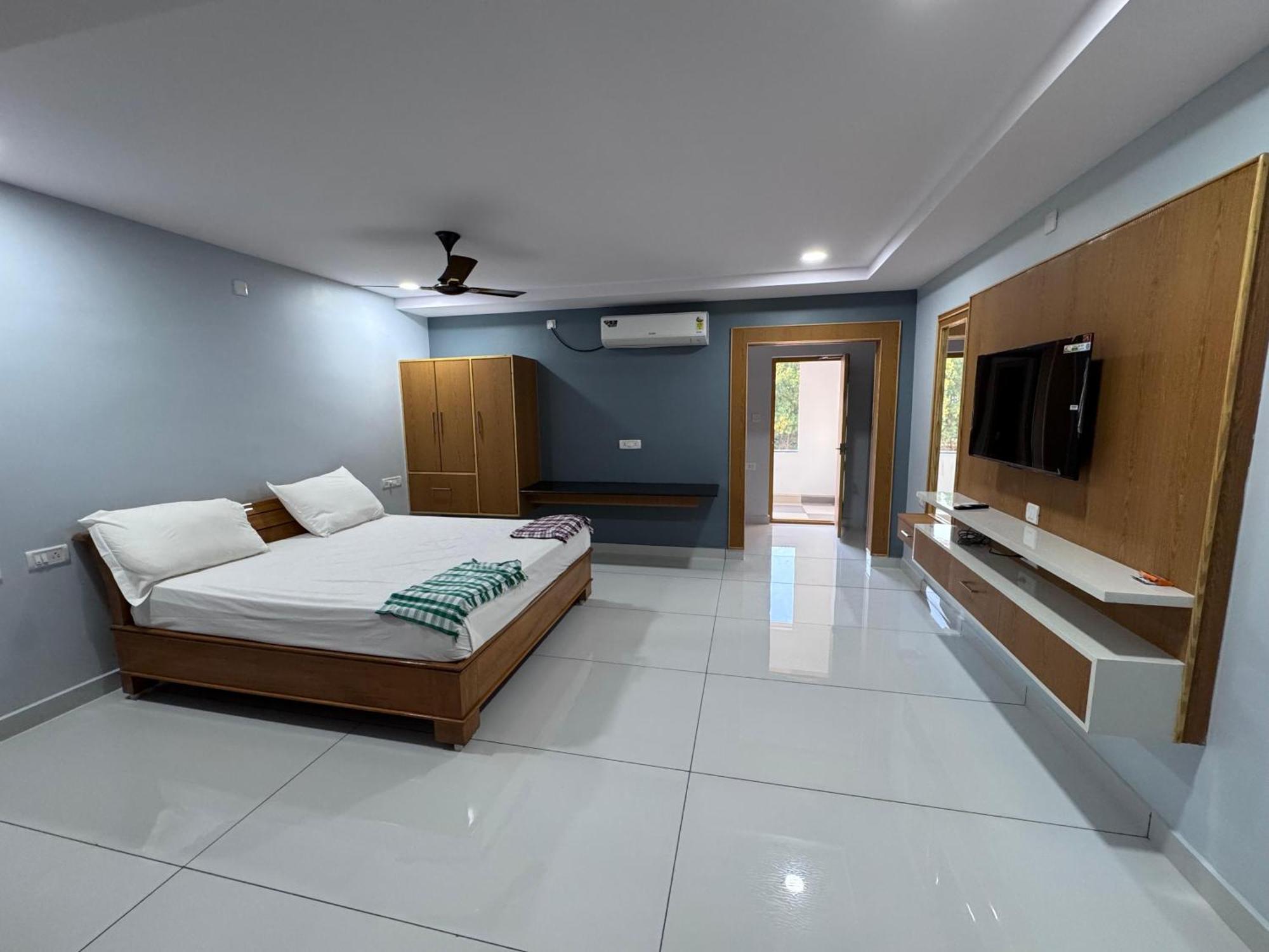 Yanam Resorts Bagian luar foto