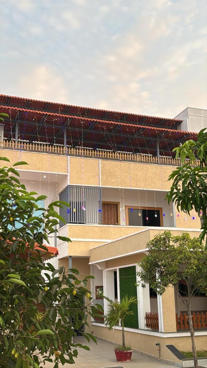 Yanam Resorts Bagian luar foto